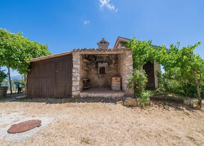 In With Pool & Sun Terrace